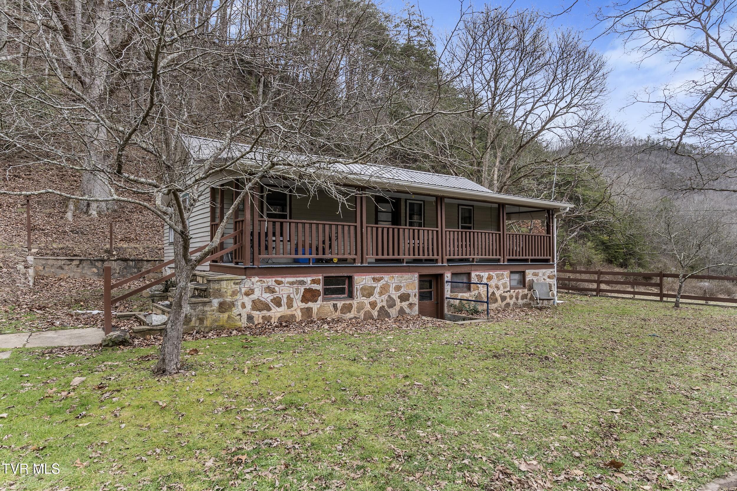 201 Falling Rock Road Saltville, VA 24370 - Photo 3 of 58 3_arw09655