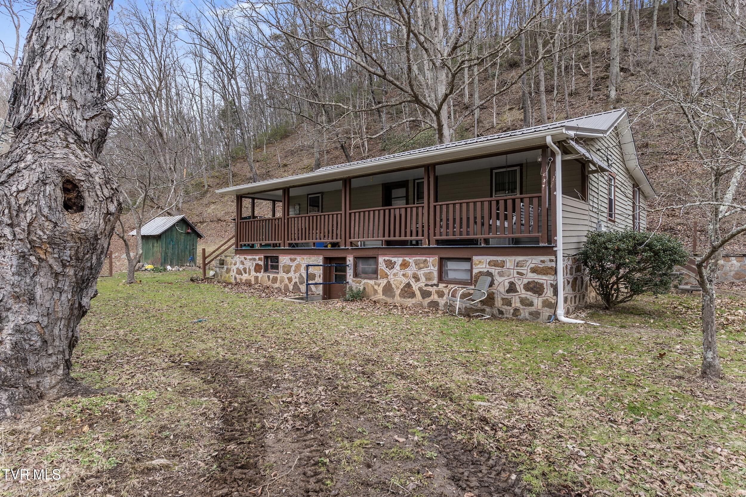 201 Falling Rock Road Saltville, VA 24370 - Photo 4 of 58 4_arw09658