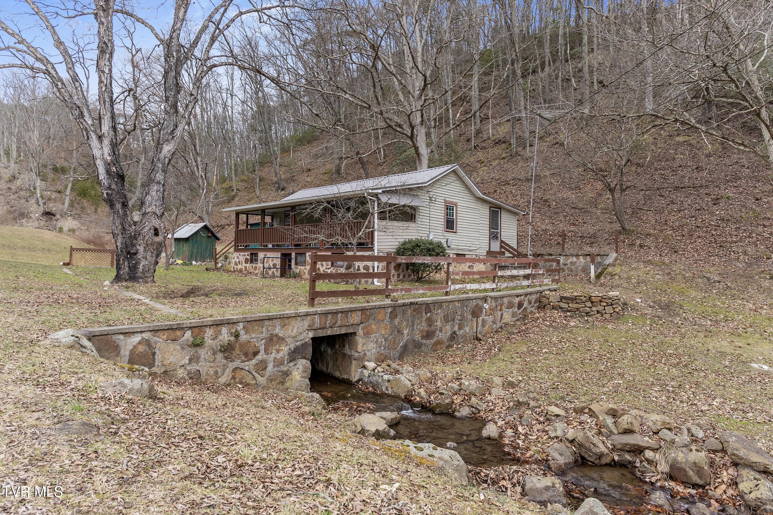 201 Falling Rock Road Saltville, VA 24370 - Photo 7 of 58 5_arw09661