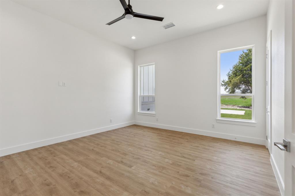 4451 Redbud Lane Midlothian, TX 76065 - Photo 24 of 35