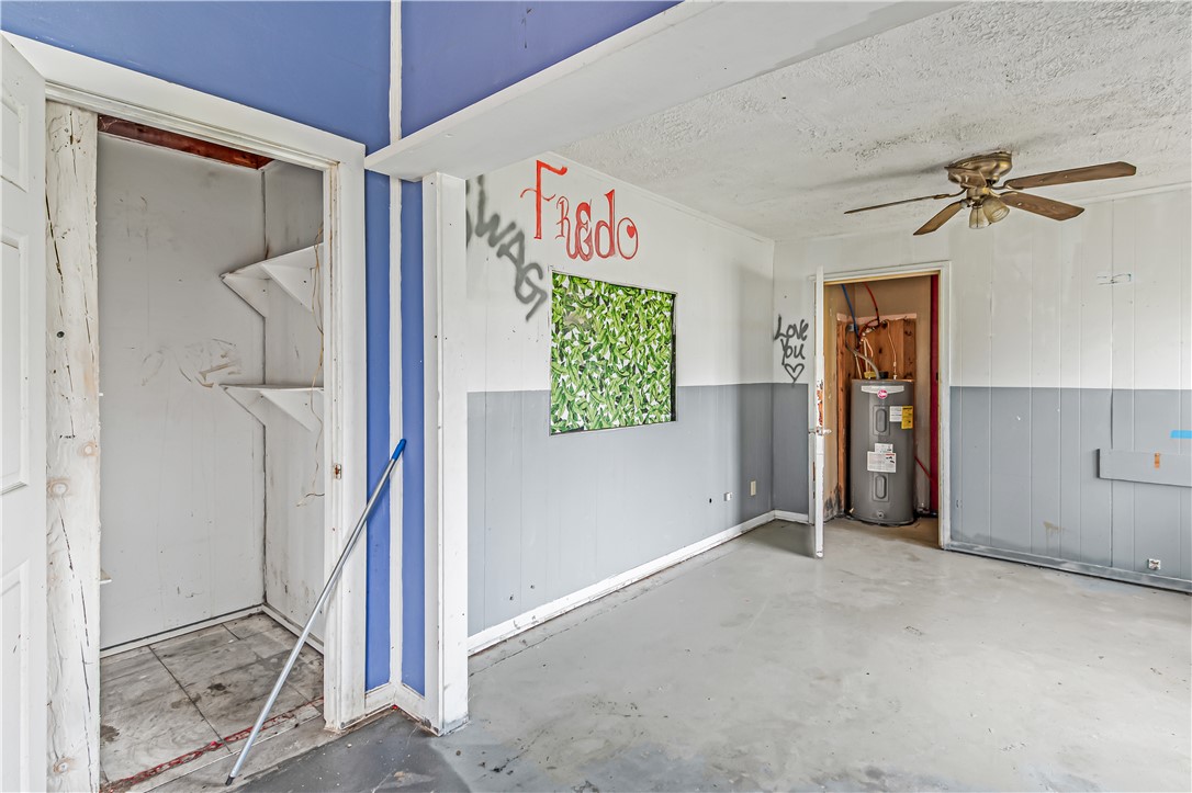 124 12th Street Somerville, TX 77879 - Photo 28 of 42 a view of an empty room
