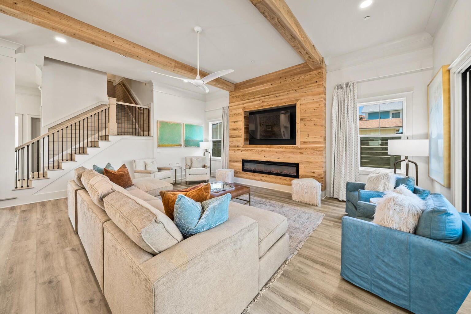 21524 Front Beach Road Panama City Beach, FL 32413 - Photo 20 of 73 a living room with furniture and a flat screen tv