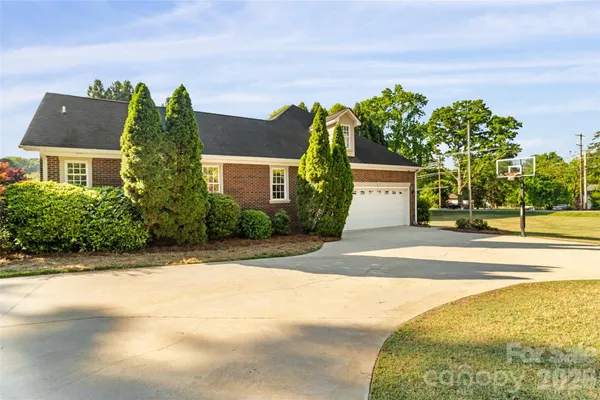 $850,000 | 1701 South Point Road, Belmont, NC 28012