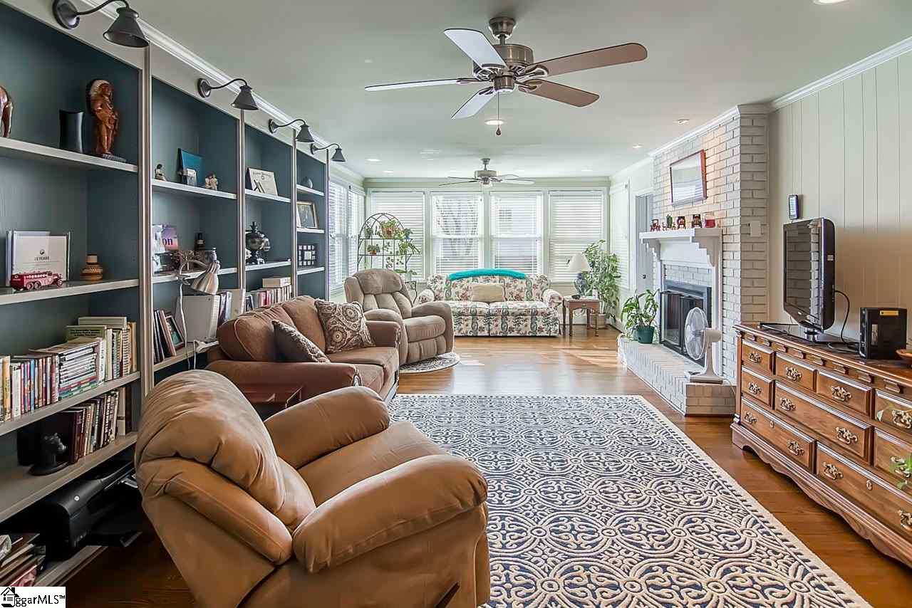 415 North B Street Easley, SC 29640 - Photo 7 of 36 Gallery Image 7