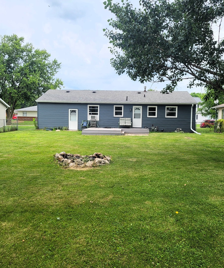936 Avenue East Rochelle, IL 61068 - Photo 11 of 12 Gallery Image 11
