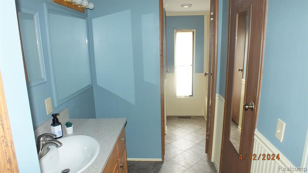 304 Lochness Temperance, MI 48182 - Photo 19 of 21