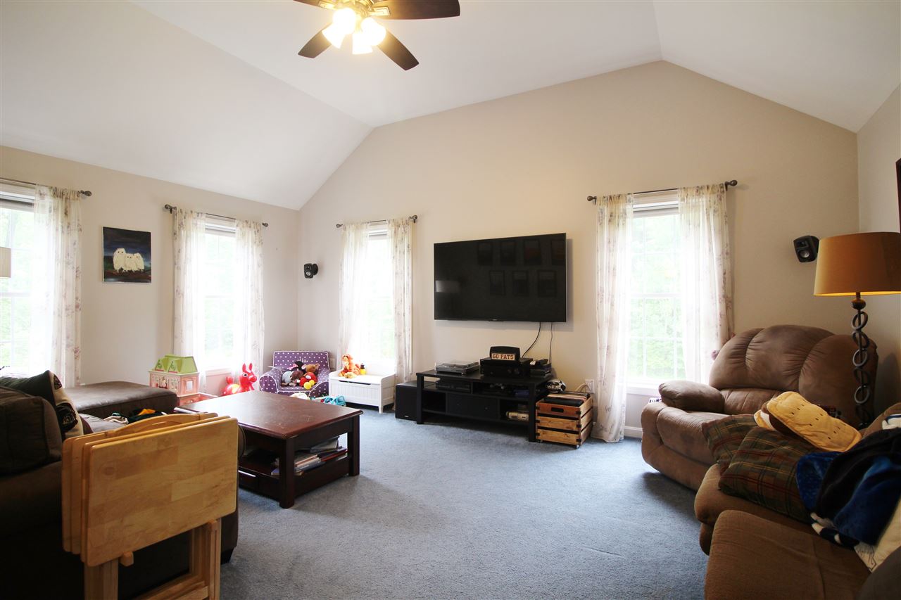 185 Town Farm Road Springfield, NH 03284 - Photo 5 of 19