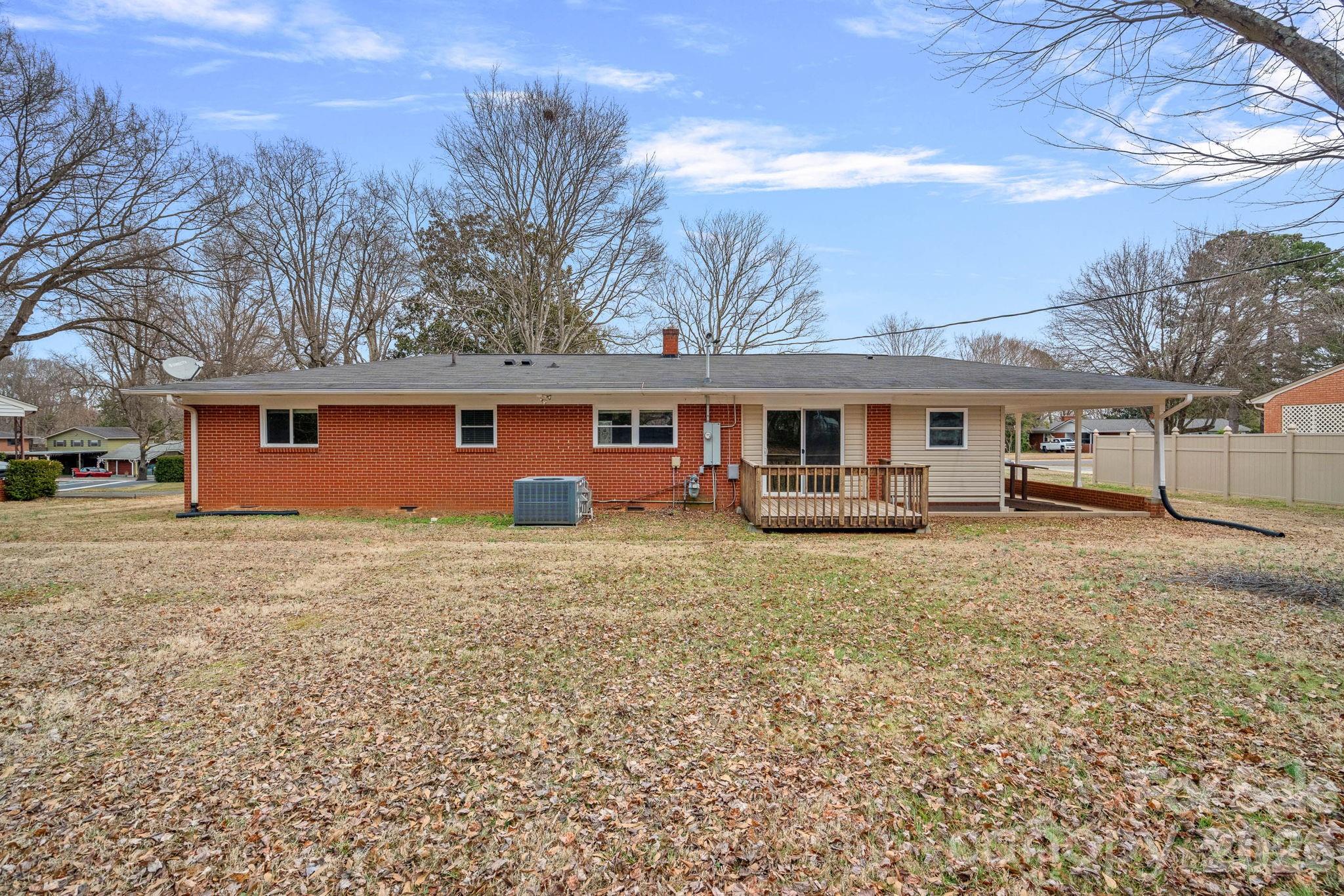 337 Fieldstone Road Mooresville, NC 28115 - Photo 21 of 25 front view of a house with a yard