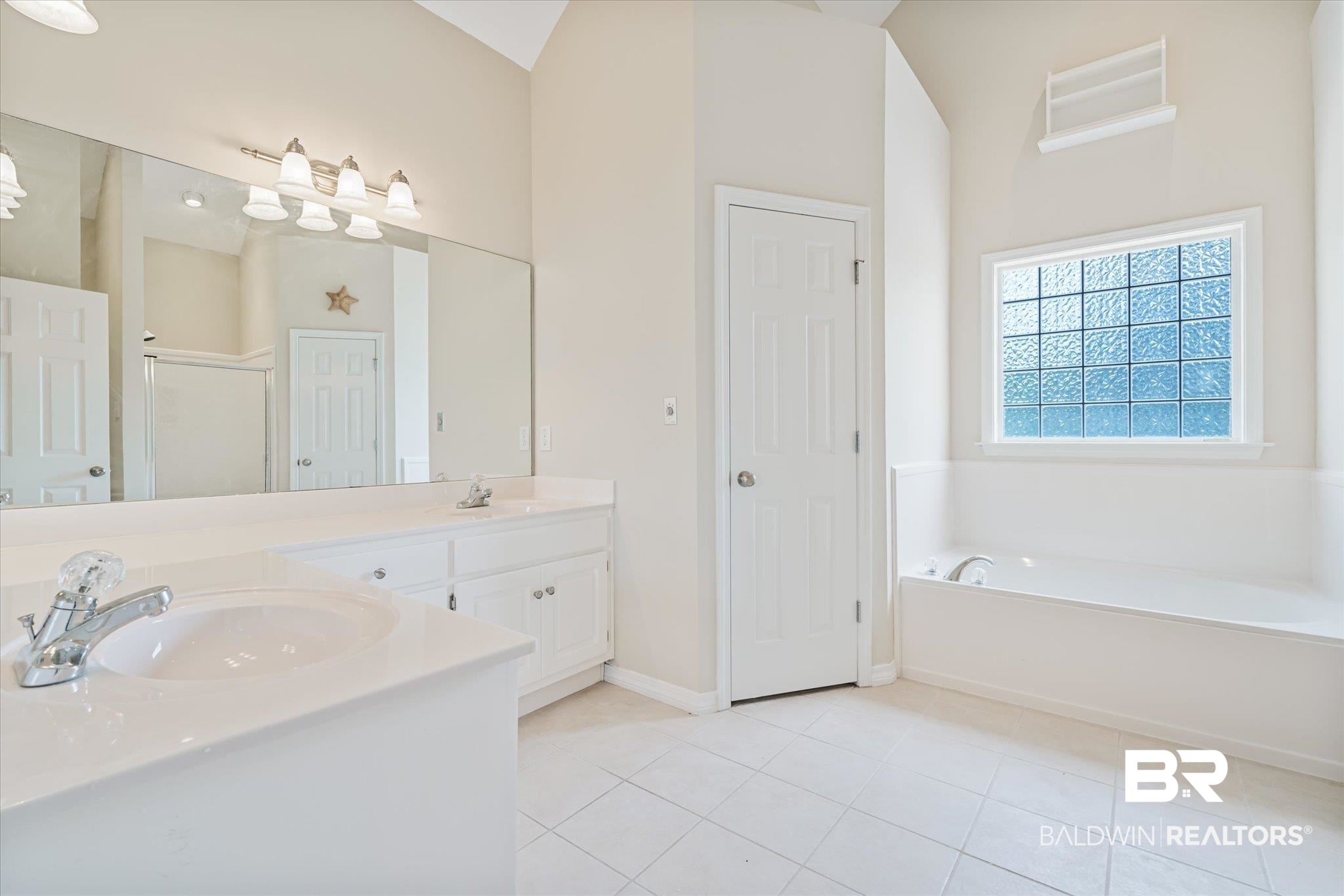 8809 Parliament Circle Daphne, AL 36526 - Photo 13 of 44 Primary Bath
