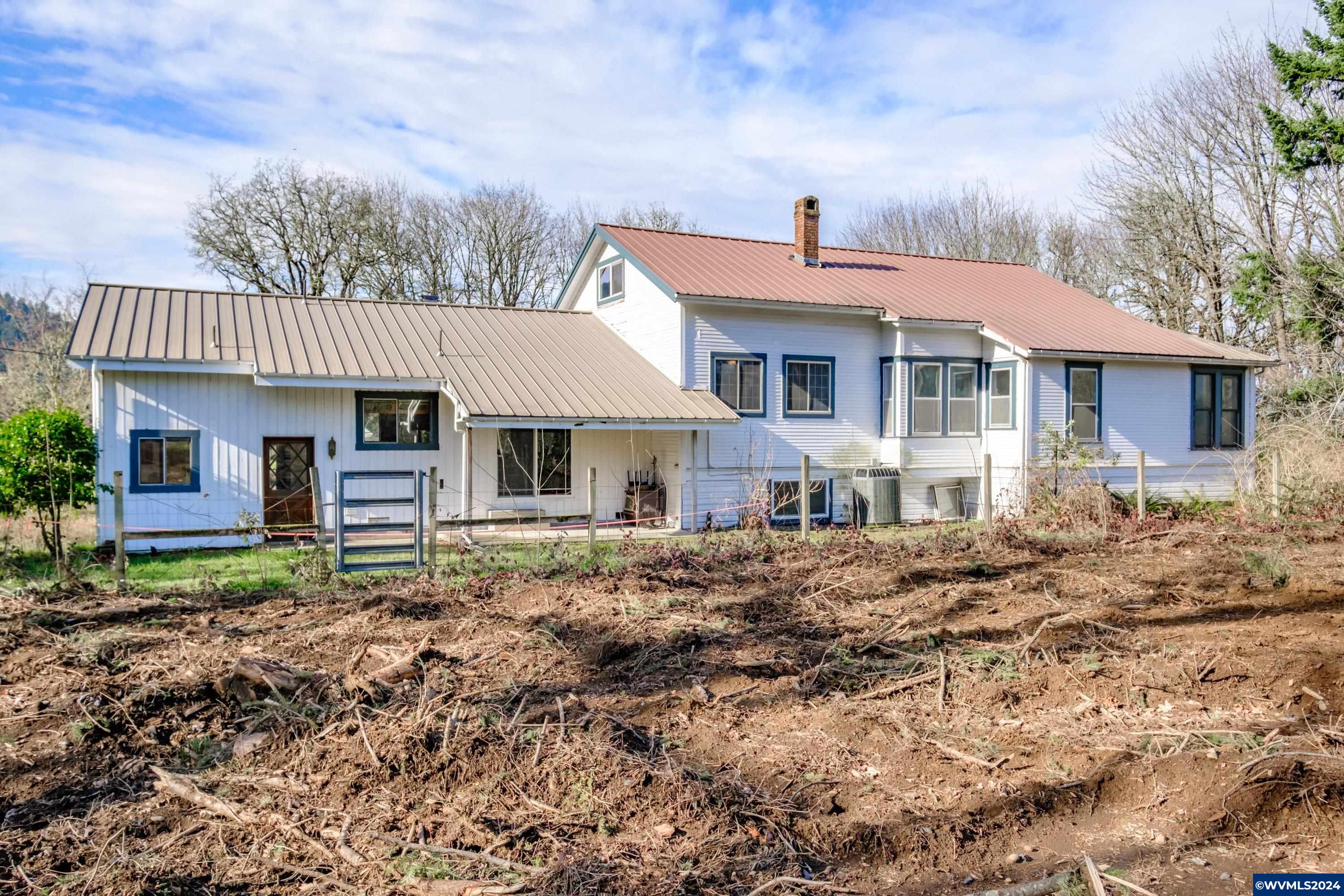 40303 Fox Valley Road Lyons, OR 97358 - Photo 13 of 42 Gallery Image 13