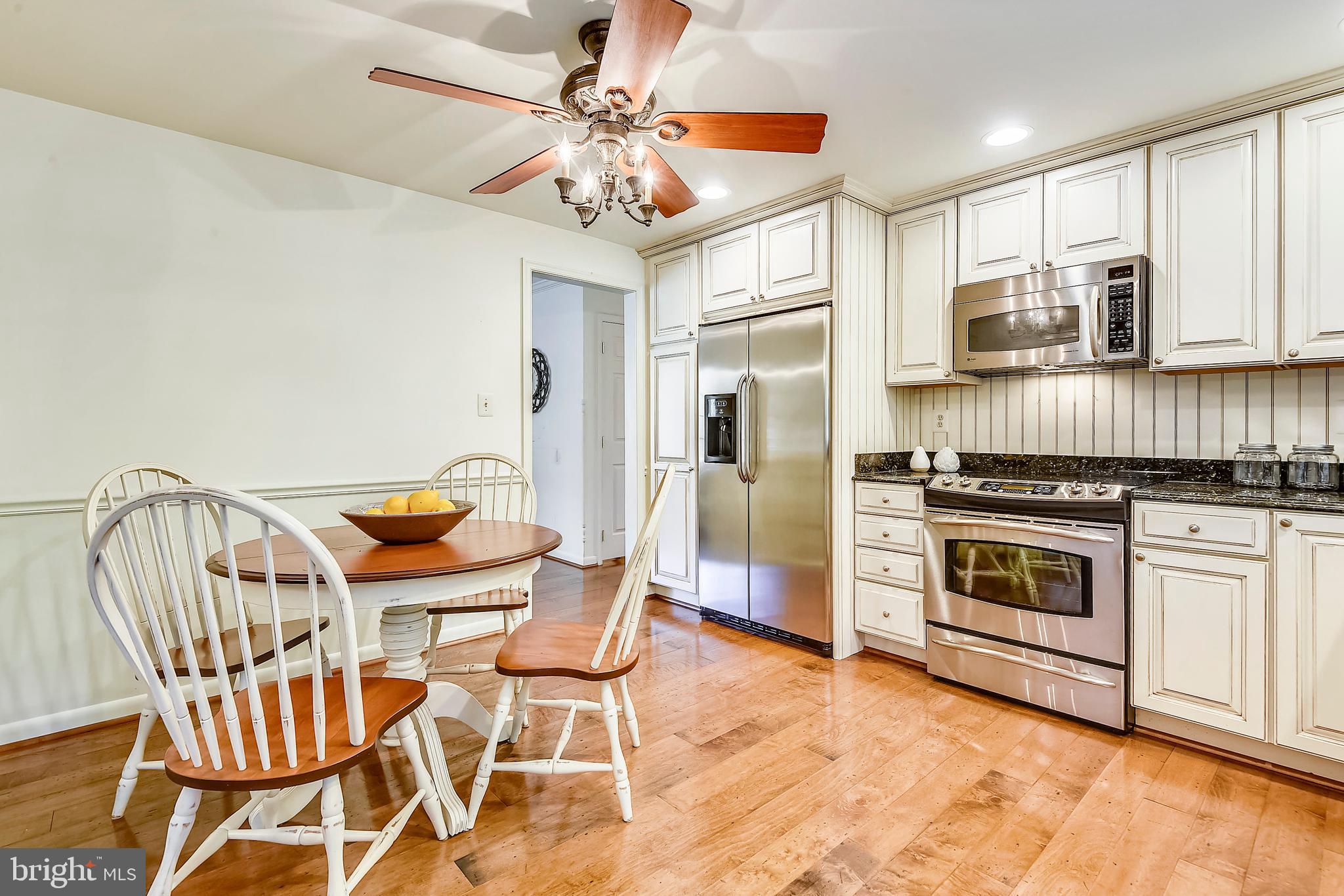 7978 Holly Road Pasadena, MD 21122 - Photo 12 of 29 Eat in Kitchen