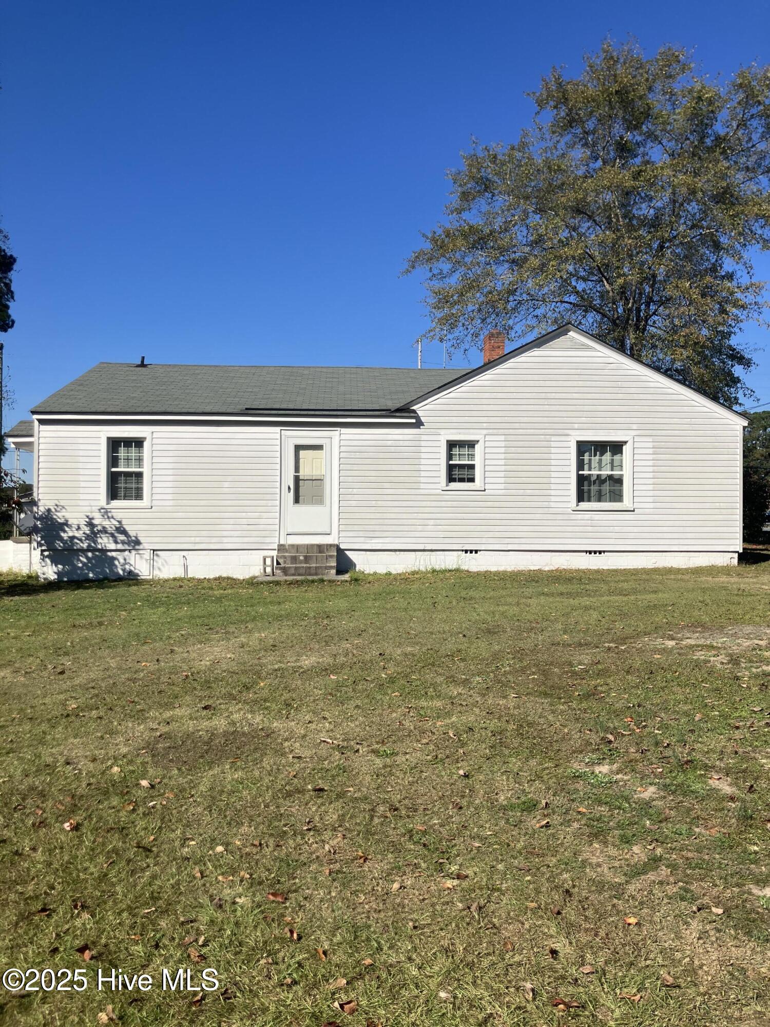 617 Grimes Road Washington, NC 27889 - Photo 2 of 25 IMG_2172