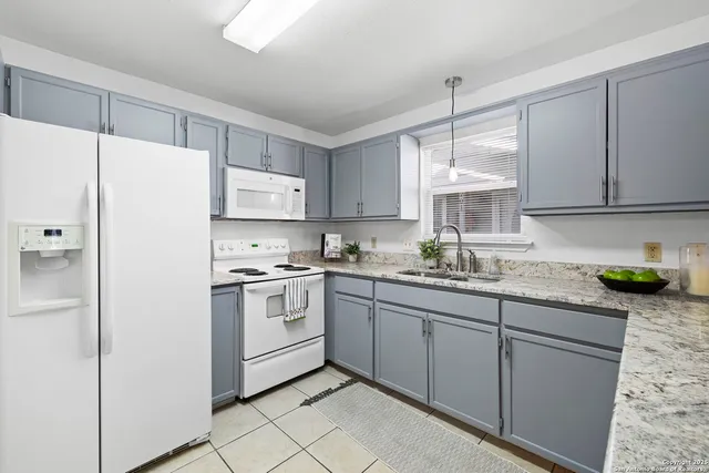 $286,000 | 121 South Plant Avenue, Unit 102, Boerne, TX 78006