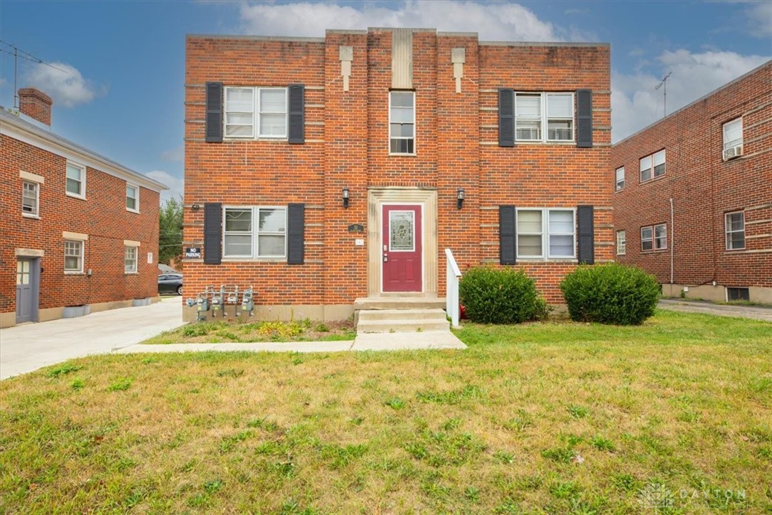 52 West Nottingham Road Dayton, OH 45405 - Photo 1 of 32