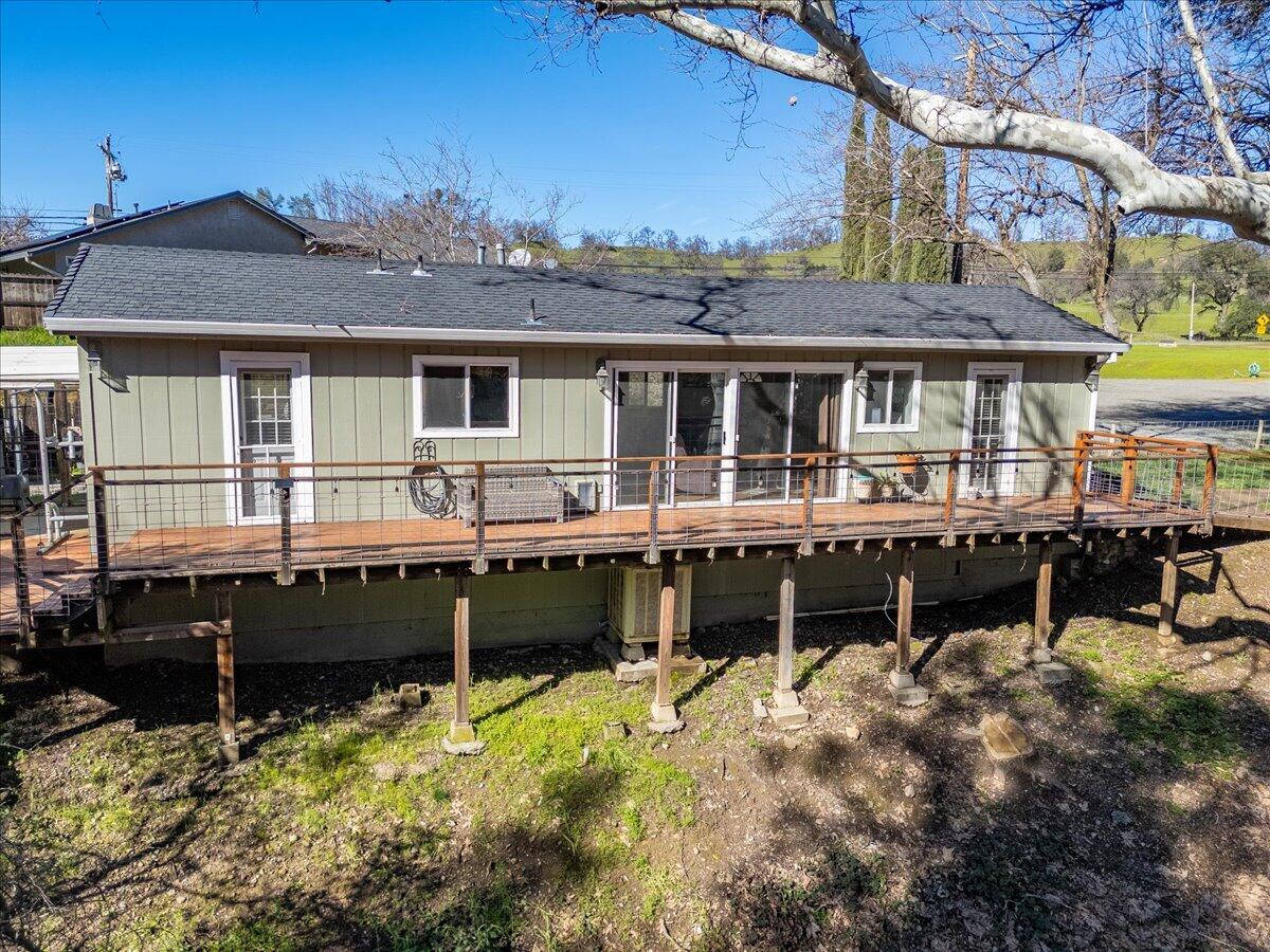 16150 Jellys Ferry Road Red Bluff, CA 96080 - Photo 31 of 37 a front view of a house with a yard