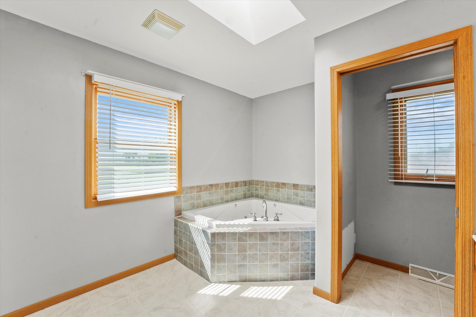 6915 Johnson Road Hebron, IL 60034 - Photo 20 of 53