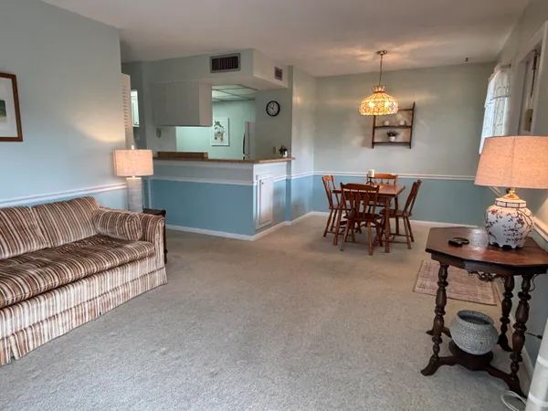 $2,100 | 1805 Fairview Villas Drive, West Palm Beach, FL 33406