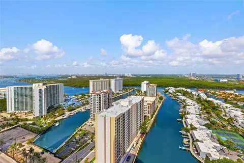 $2,250,000 | 16001 Collins Avenue, Unit 2704, Sunny Isles Beach, FL 33160