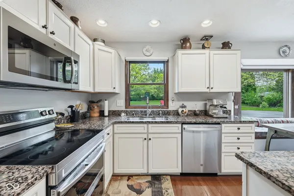 $410,000 | 2701 West Sun Valley Parkway, Muncie, IN 47303