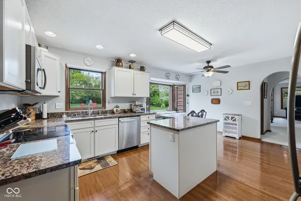 $410,000 | 2701 West Sun Valley Parkway, Muncie, IN 47303