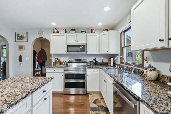 $410,000 | 2701 West Sun Valley Parkway, Muncie, IN 47303