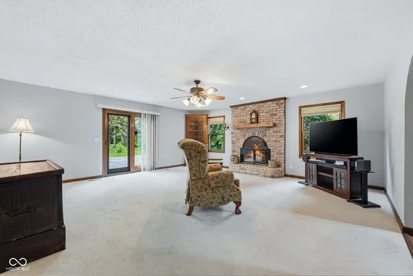 $410,000 | 2701 West Sun Valley Parkway, Muncie, IN 47303