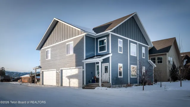 $675,000 | 67 Eva Lane, Unit 8, Victor, ID 83455