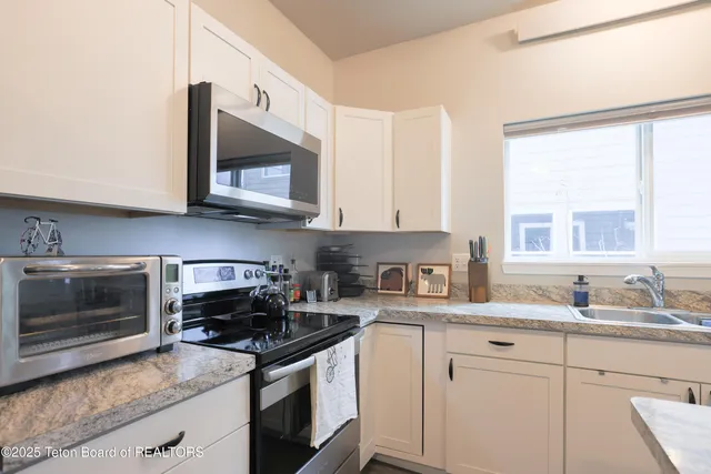 $680,000 | 67 Eva Lane, Unit 8, Victor, ID 83455