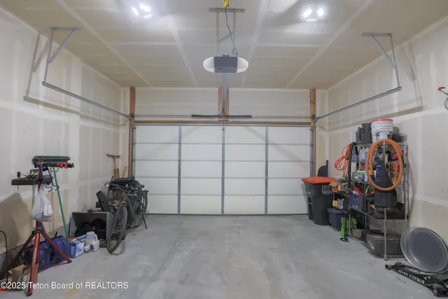 $680,000 | 67 Eva Lane, Unit 8, Victor, ID 83455