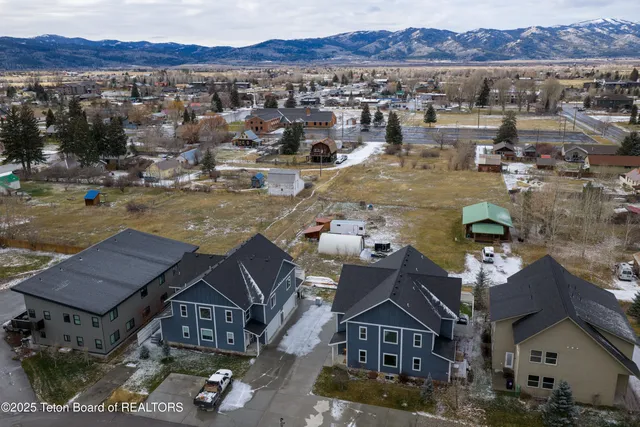 $675,000 | 67 Eva Lane, Unit 8, Victor, ID 83455