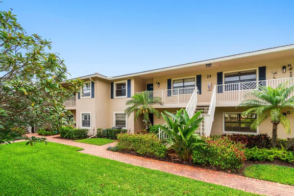 $6,850 | 24 Stratford Drive East, Unit E, Boynton Beach, FL 33436