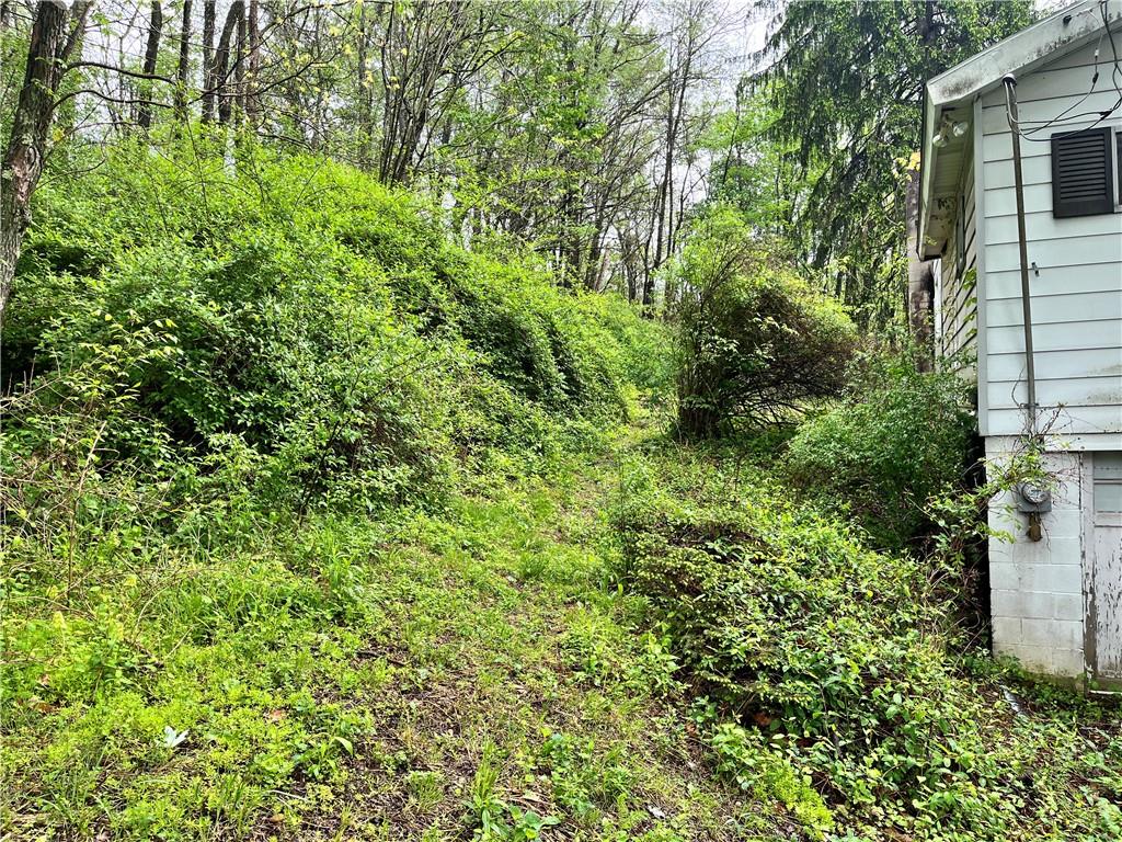 2302 Hunter Road Greensburg, PA 15601 - Photo 2 of 8 a view of a garden