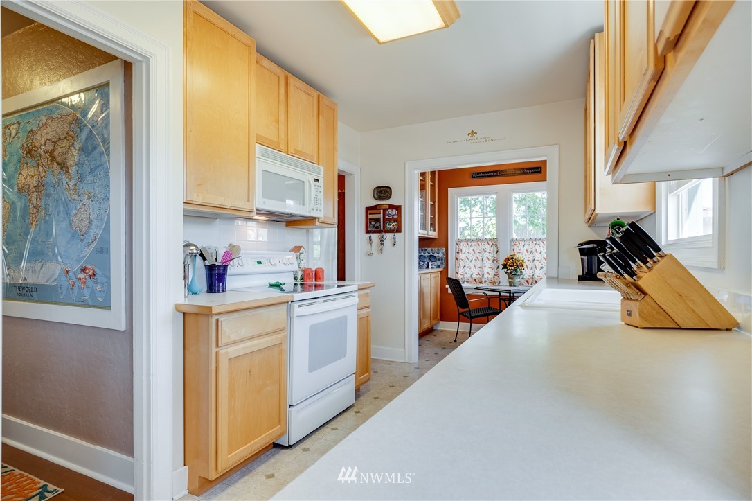 2014 Perry Avenue Bremerton, WA 98310 - Photo 6 of 24 Gallery Image 6
