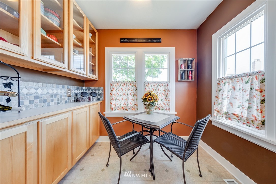 2014 Perry Avenue Bremerton, WA 98310 - Photo 8 of 24 Gallery Image 8