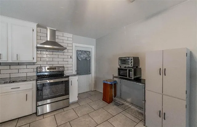 $130,000 | 201 Davis Drive, Pineville, LA 71360