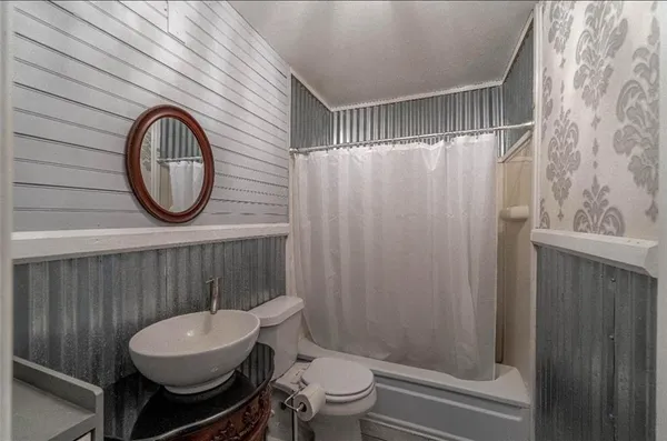 $130,000 | 201 Davis Drive, Pineville, LA 71360