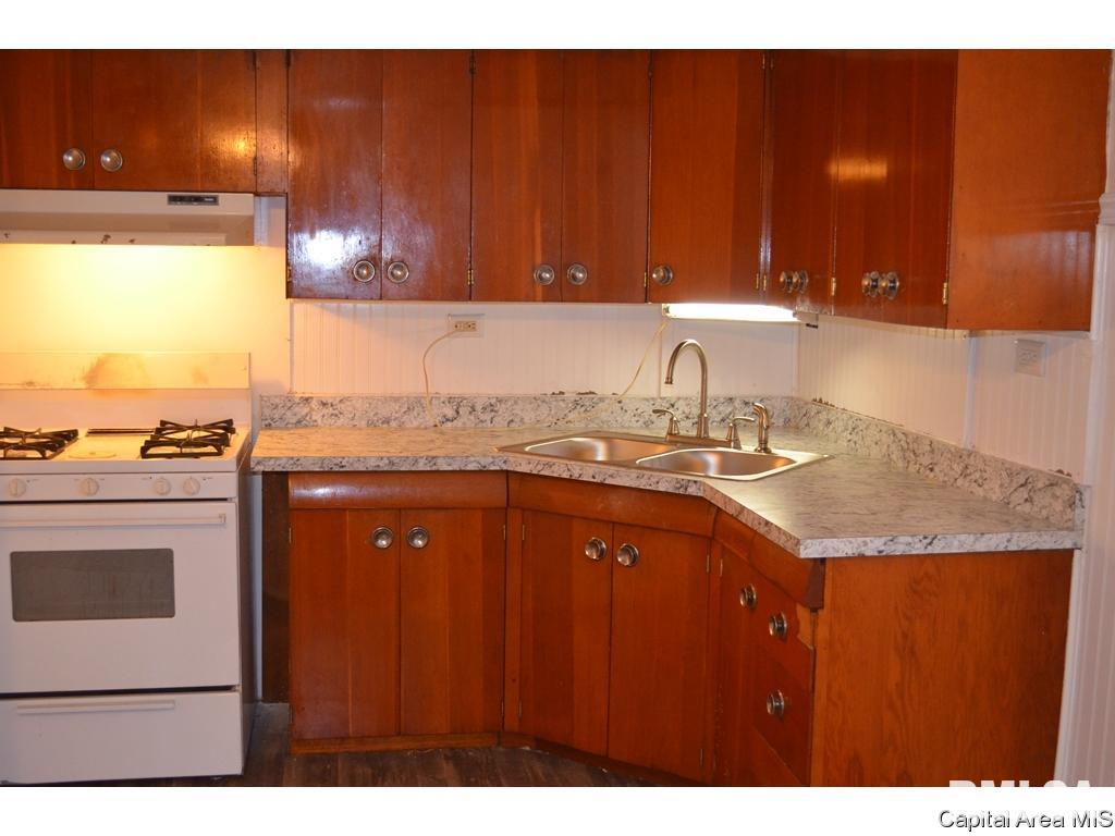 2424 North Peoria Road Springfield, IL 62702 - Photo 3 of 16
