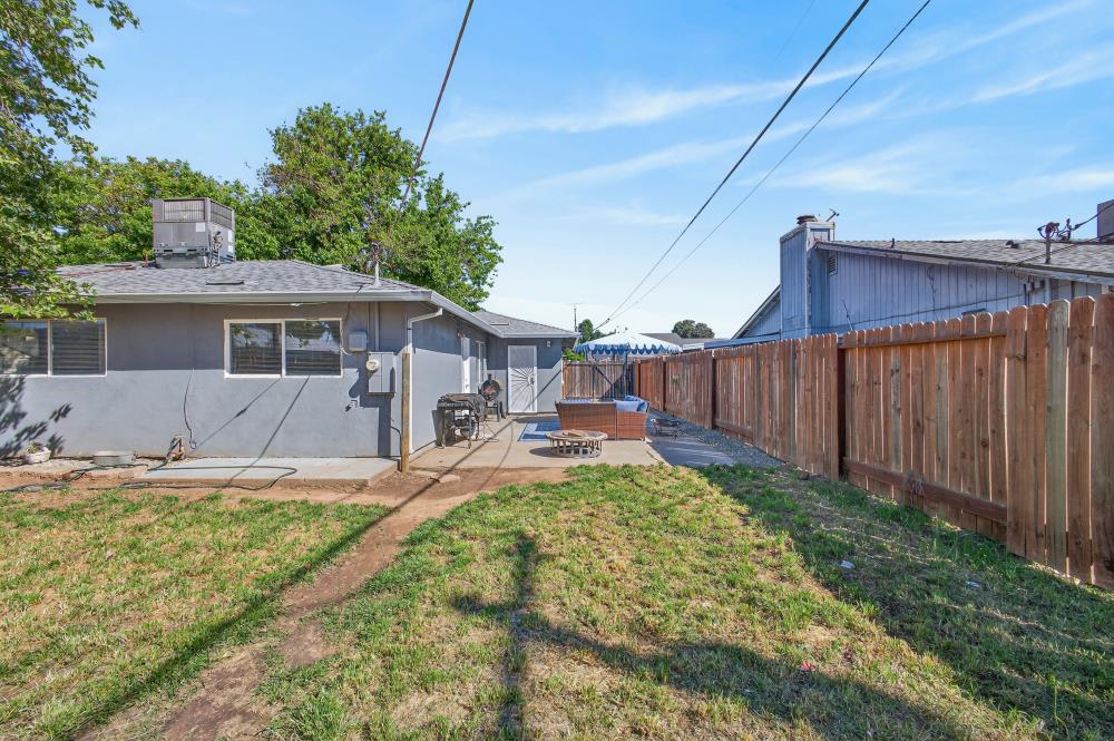 724 Dabney Avenue Rio Linda, CA 95673 - Photo 44 of 53 a view of a house with backyard and sitting area