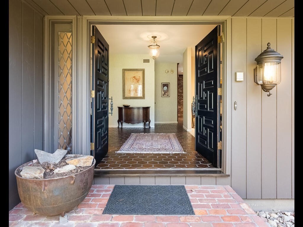 321 Ardsley Road Longmeadow, MA 01106 - Photo 12 of 42 a living room with furniture and a rug