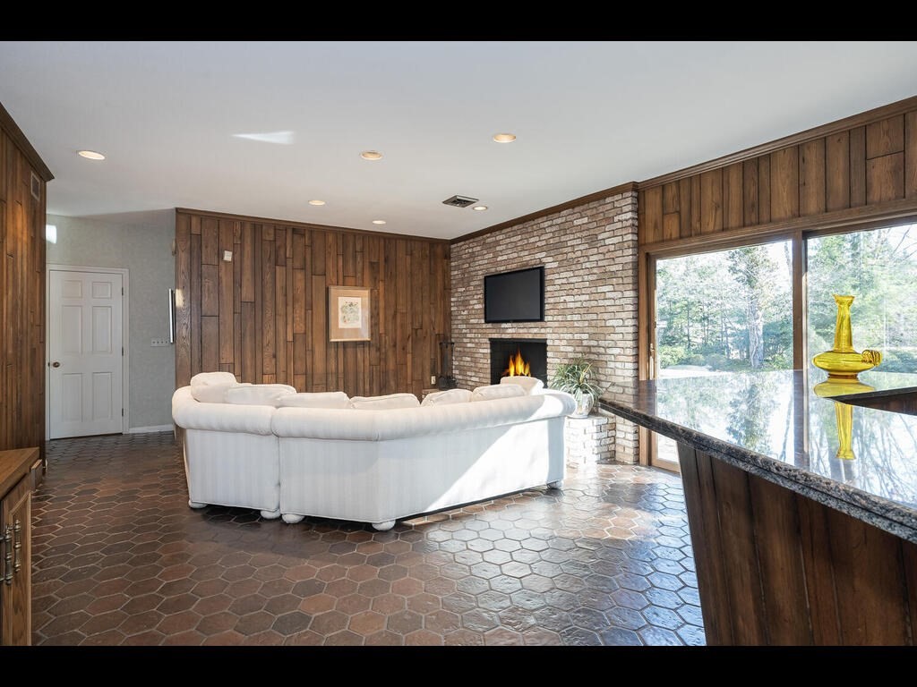 321 Ardsley Road Longmeadow, MA 01106 - Photo 21 of 42 a living room with furniture and a large window