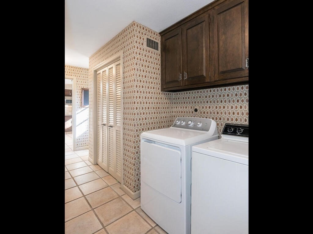 321 Ardsley Road Longmeadow, MA 01106 - Photo 25 of 42 a utility room with dryer and washer