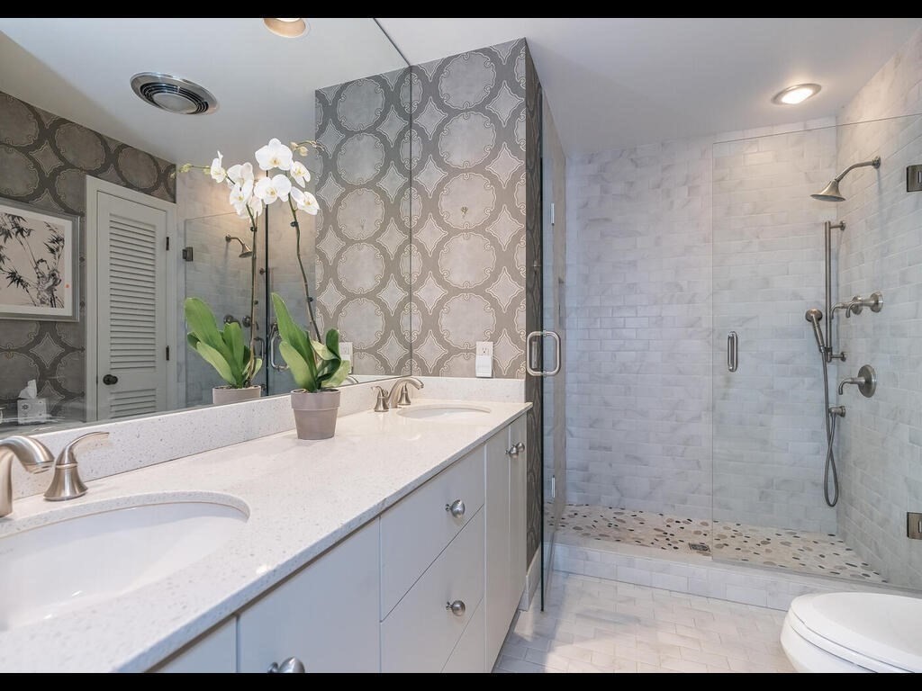 321 Ardsley Road Longmeadow, MA 01106 - Photo 36 of 42 a bathroom with a sink and a mirror
