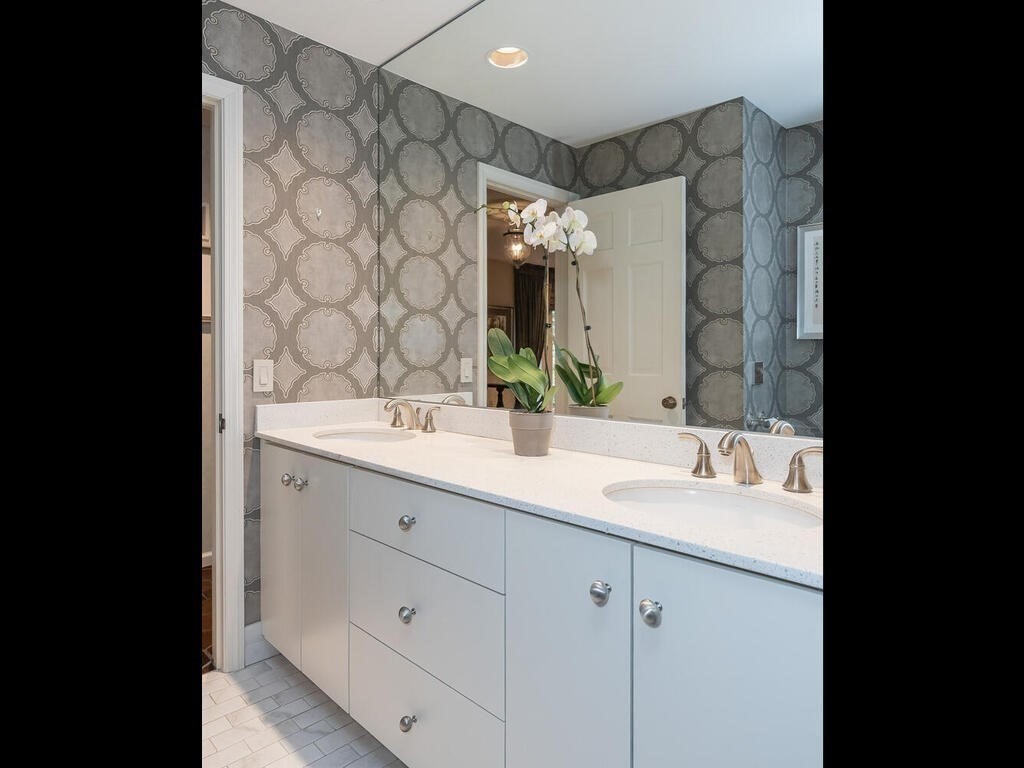 321 Ardsley Road Longmeadow, MA 01106 - Photo 38 of 42 a bathroom with a double vanity sink mirror and double