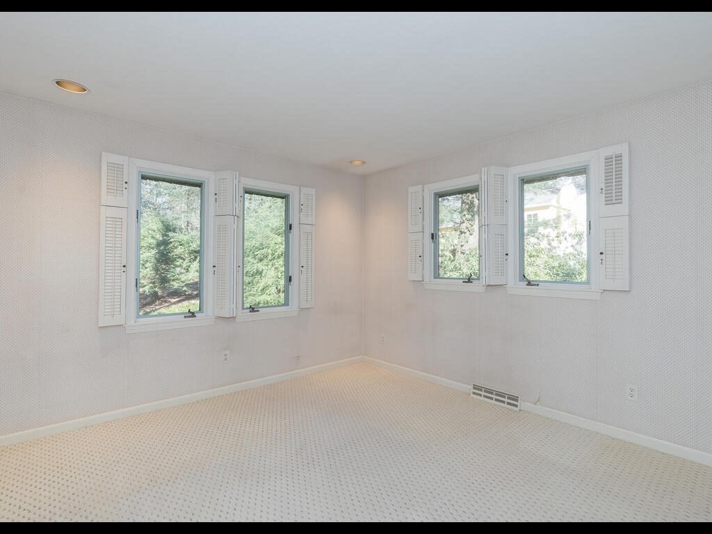 321 Ardsley Road Longmeadow, MA 01106 - Photo 39 of 42 a view of an empty room with a window