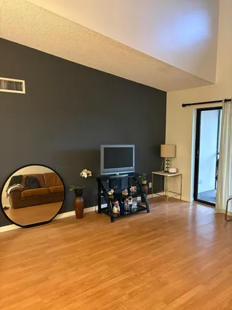 $2,000 | 202 Foxtail Drive, Unit D3, Greenacres, FL 33415