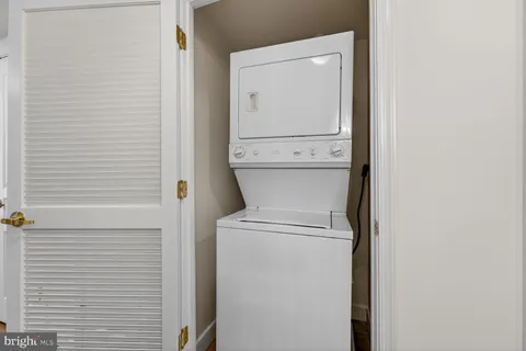 a close up view of a washer and dryer