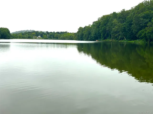 $469,000 | 137 Overlook Drive, Mahopac, NY 10541