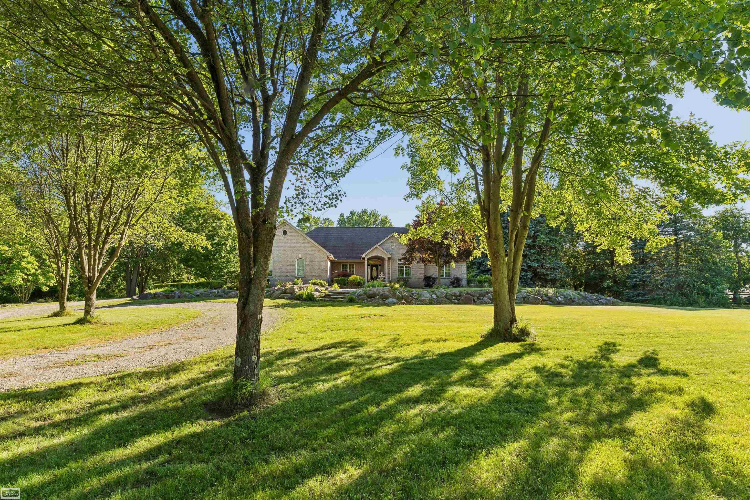 1902 Bauman Road Columbus, MI 48063 - Photo 38 of 50