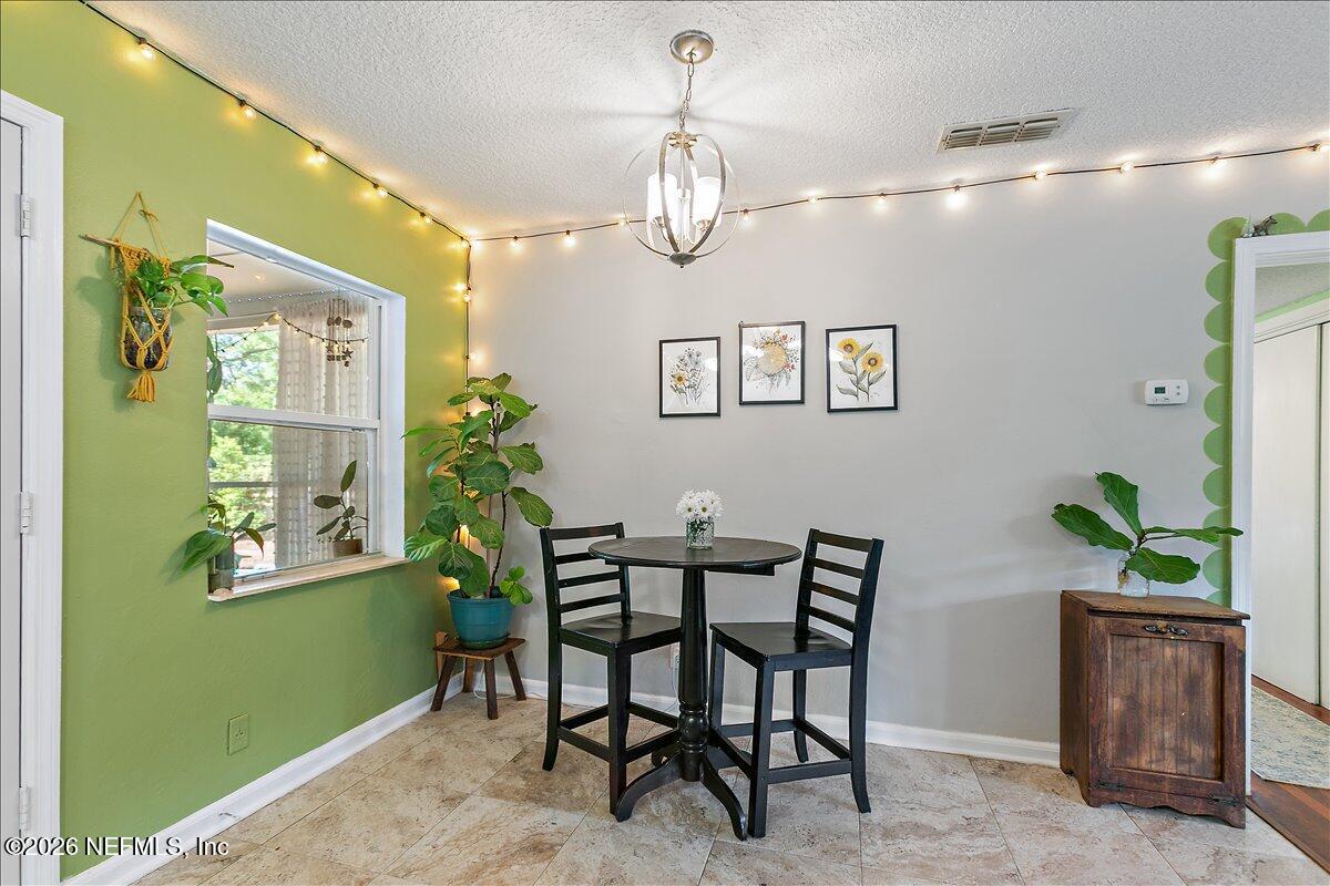 3633 Rendale Drive North Jacksonville, FL 32210 - Photo 4 of 19 04-Dining Room
