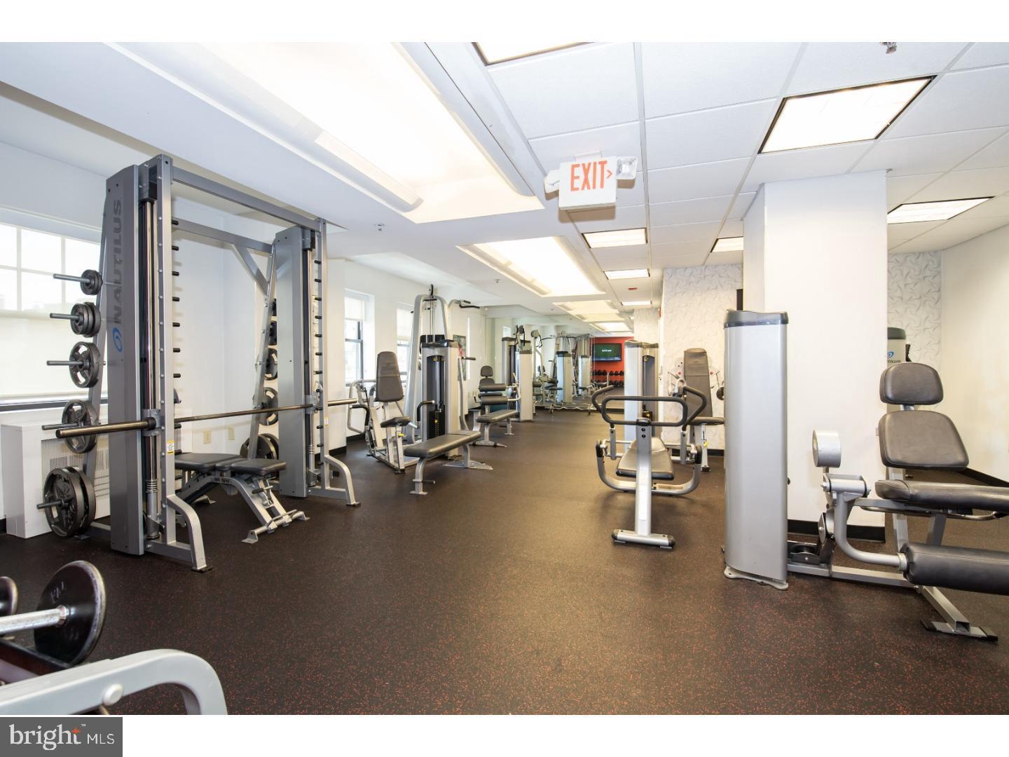 1701 Locust Street, Unit 1517 Philadelphia, PA 19103 - Photo 14 of 16